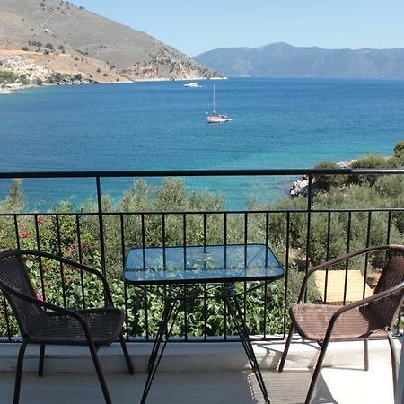 Ballas Apartments Agia Efimia ภายนอก รูปภาพ