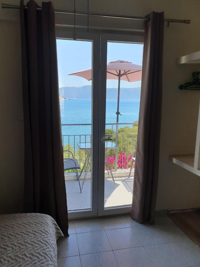 Ballas Apartments Agia Efimia ภายนอก รูปภาพ
