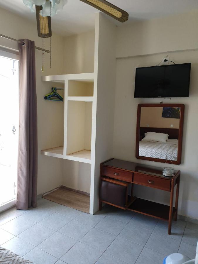 Ballas Apartments Agia Efimia ภายนอก รูปภาพ