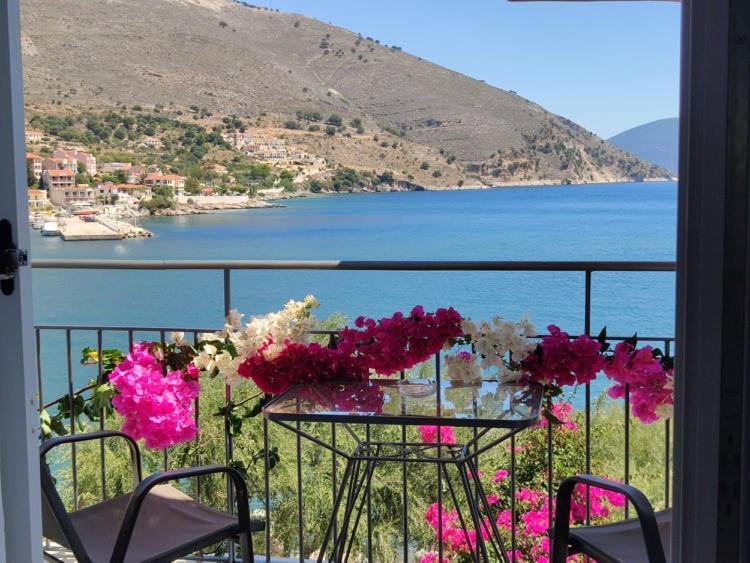 Ballas Apartments Agia Efimia ภายนอก รูปภาพ