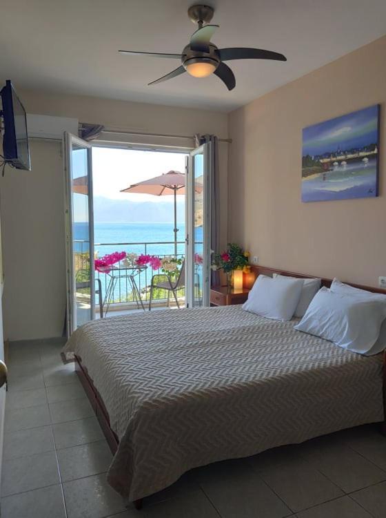 Ballas Apartments Agia Efimia ภายนอก รูปภาพ