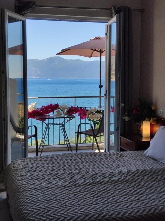 Ballas Apartments Agia Efimia ภายนอก รูปภาพ