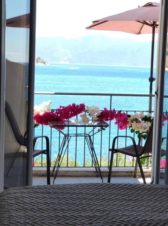 Ballas Apartments Agia Efimia ภายนอก รูปภาพ