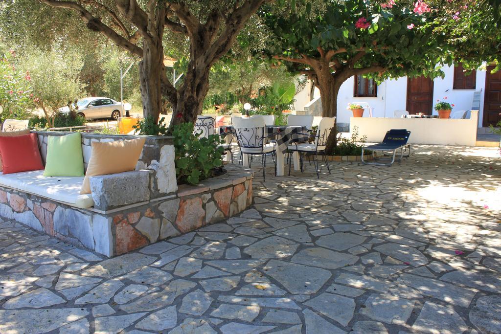 Ballas Apartments Agia Efimia ภายนอก รูปภาพ