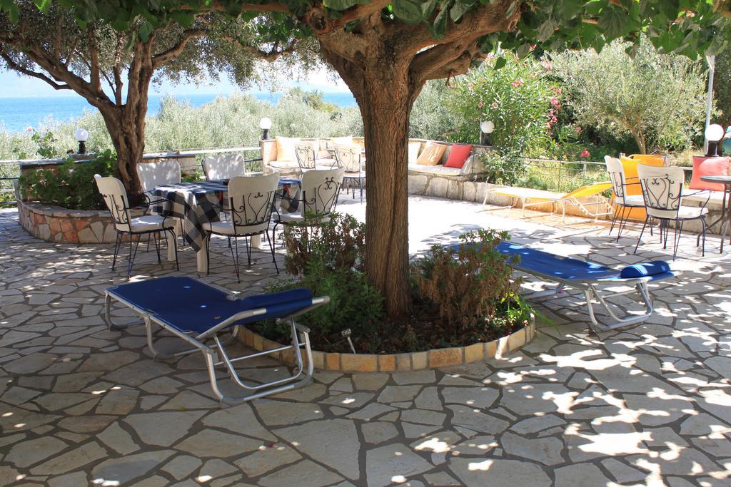 Ballas Apartments Agia Efimia ภายนอก รูปภาพ