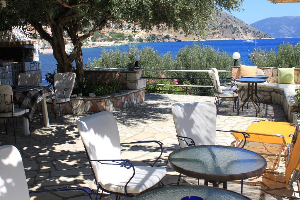 Ballas Apartments Agia Efimia ภายนอก รูปภาพ