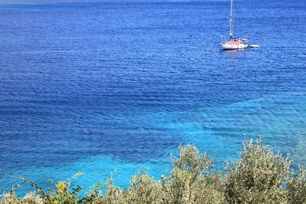 Ballas Apartments Agia Efimia ภายนอก รูปภาพ