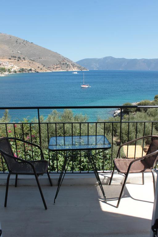 Ballas Apartments Agia Efimia ภายนอก รูปภาพ