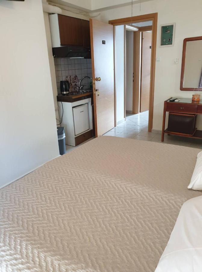 Ballas Apartments Agia Efimia ภายนอก รูปภาพ