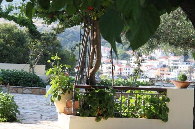 Ballas Apartments Agia Efimia ภายนอก รูปภาพ