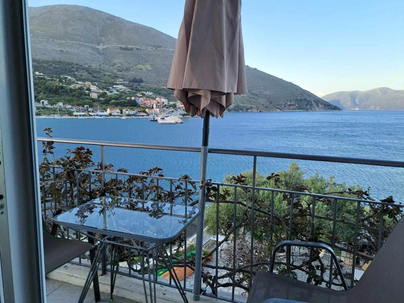 Ballas Apartments Agia Efimia ภายนอก รูปภาพ