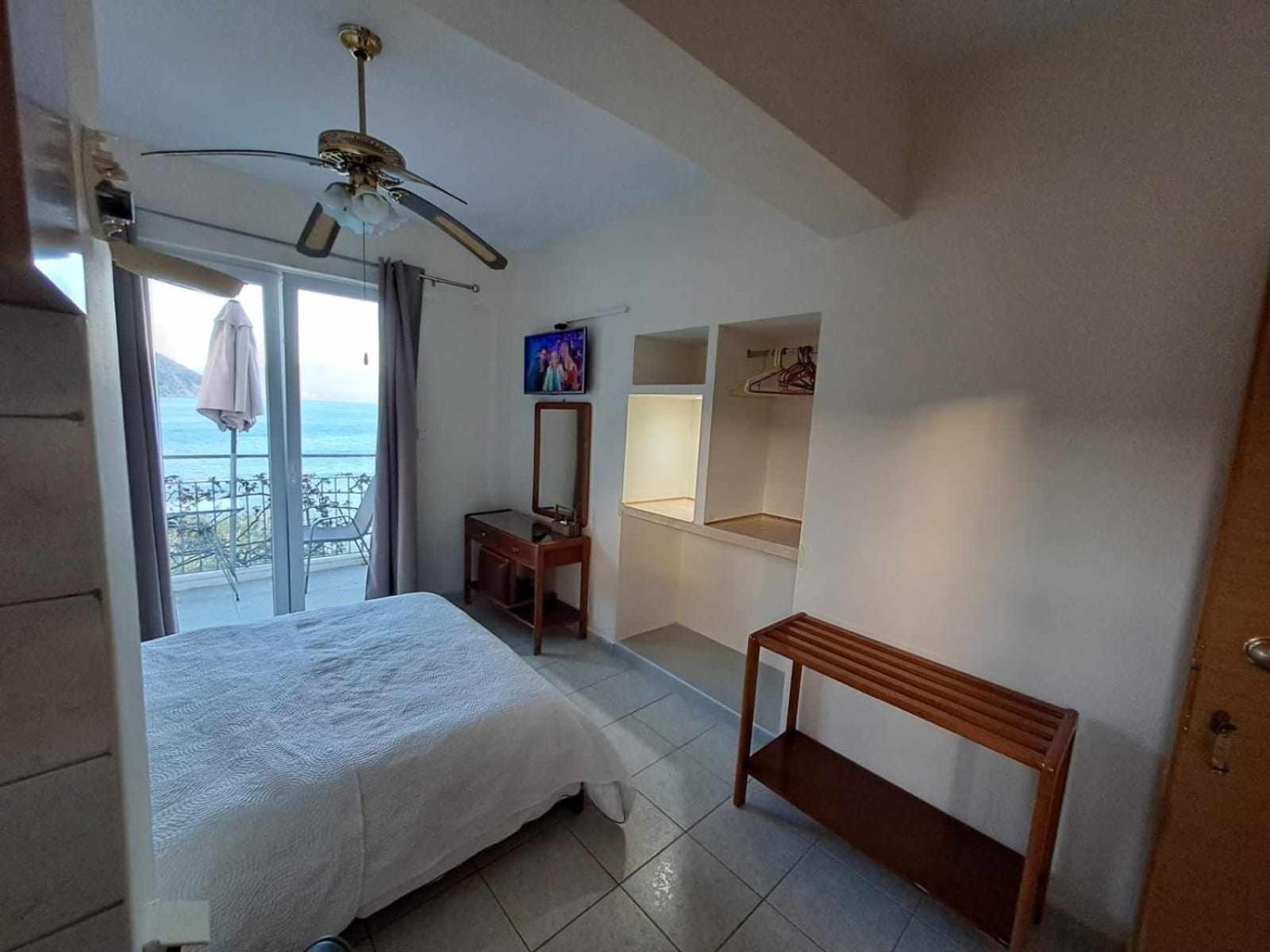 Ballas Apartments Agia Efimia ภายนอก รูปภาพ